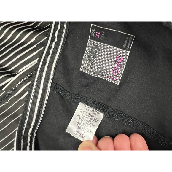Lucky In Love Black & White Abstract Stripe Love Print Athletic Skort Size XL - Picture 7 of 7